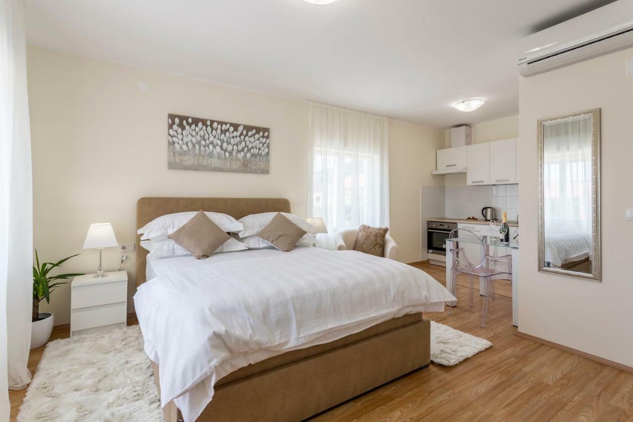 Mise Luxury Apartments Kastela Dış mekan fotoğraf