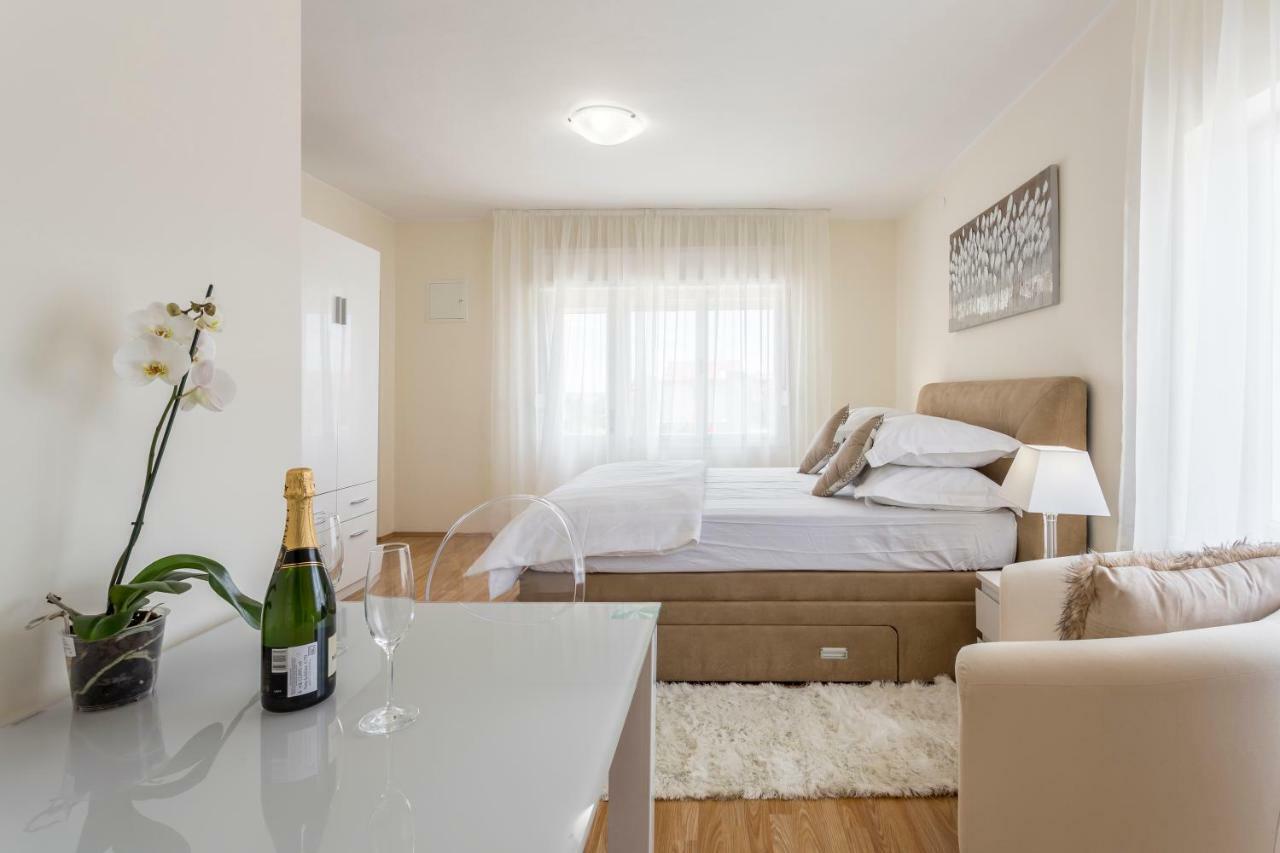 Mise Luxury Apartments Kastela Dış mekan fotoğraf