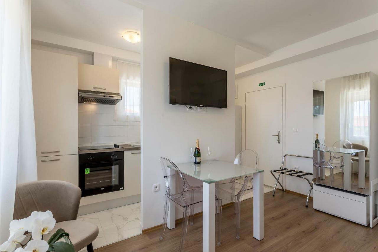 Mise Luxury Apartments Kastela Dış mekan fotoğraf